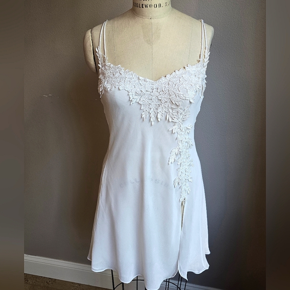 Vintage Flora Nikrooz for Saks F.A. White Chemise